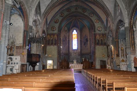  La Chapelle des Carmes : Un joyau baroque caché à la lumière du soleil de Foix