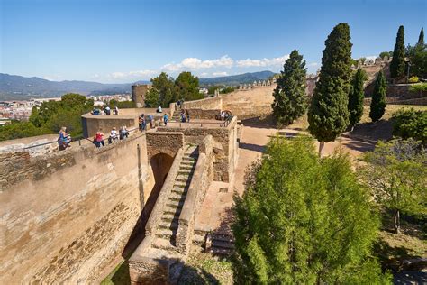 Le Castillo de Gibralfaro: Un monument imprenable au sommet d'une colline rocheuse !