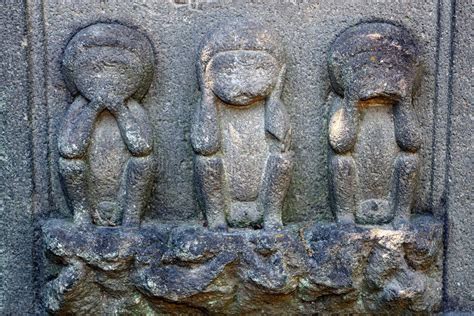  Le Temple des Trois Sages: Un joyau architectural et un refuge spirituel !