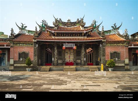 Le Tombeau de Liu Jie - Un sanctuaire ancestral aux pierres sculptées fascinantes!